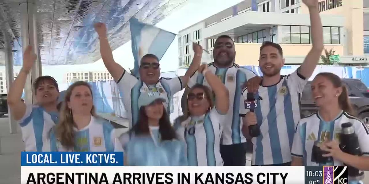 Argentina fans celebrate World Cup team's arrival in Kansas City - KCTV thumbnail