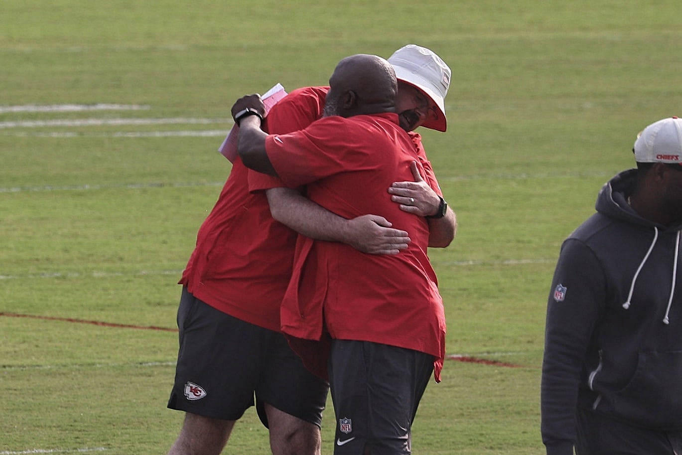 Chiefs Offensive Coordinator Bieniemy Returns to Camp After Family Incident; Team Prepares for Rams Preseason Game
