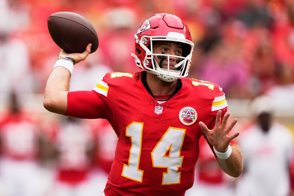 Chiefs Evaluate Rookie Talent in Preseason Loss to Rams, Offensive Line Penalties Emerge as Key Concern