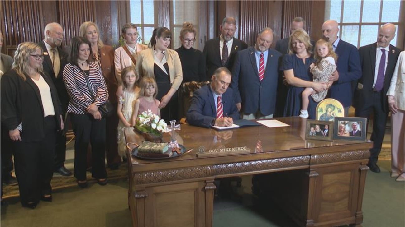 Missouri governor signs first laws of 2026, including anti-grooming measure