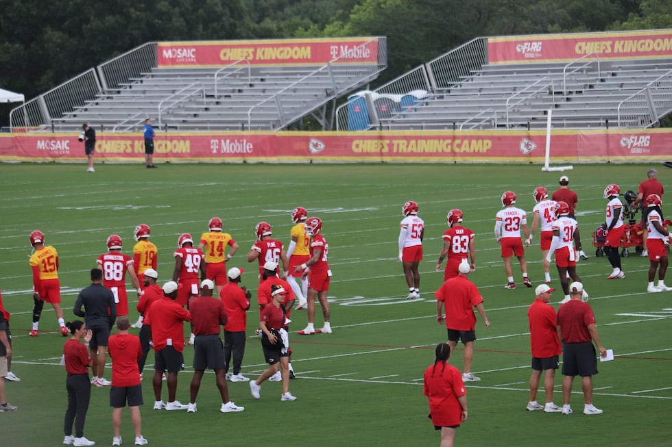 Lightning delay greets fans on first public day of Chiefs training camp