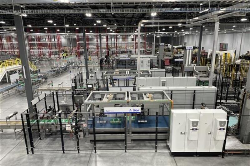 Kc Coke Coca-Cola bottling facility opens in Olathe, Kansas