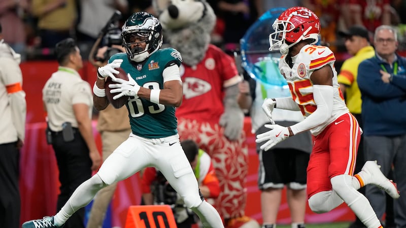 Philadelphia Eagles wide receiver Jahan Dotson (83) catches a as Kansas City Chiefs...