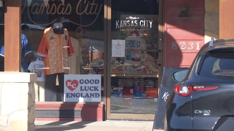 Prairie Village rolls out the welcome mat for England’s national soccer team