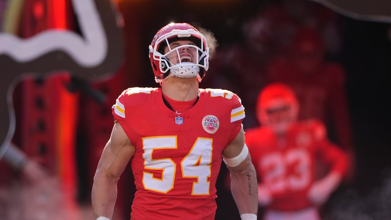 Commanders sign former Chiefs LB Leo Chenal to 3-year deal