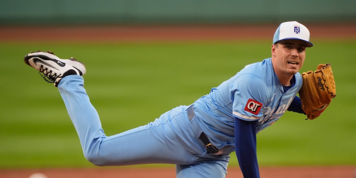 Pair of Royals pitchers on 40-man roster undergo surgery
