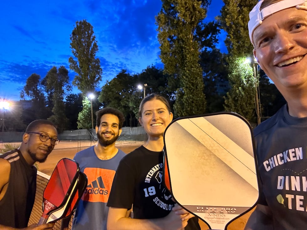 Hungarians learn to play pickleball with Trost