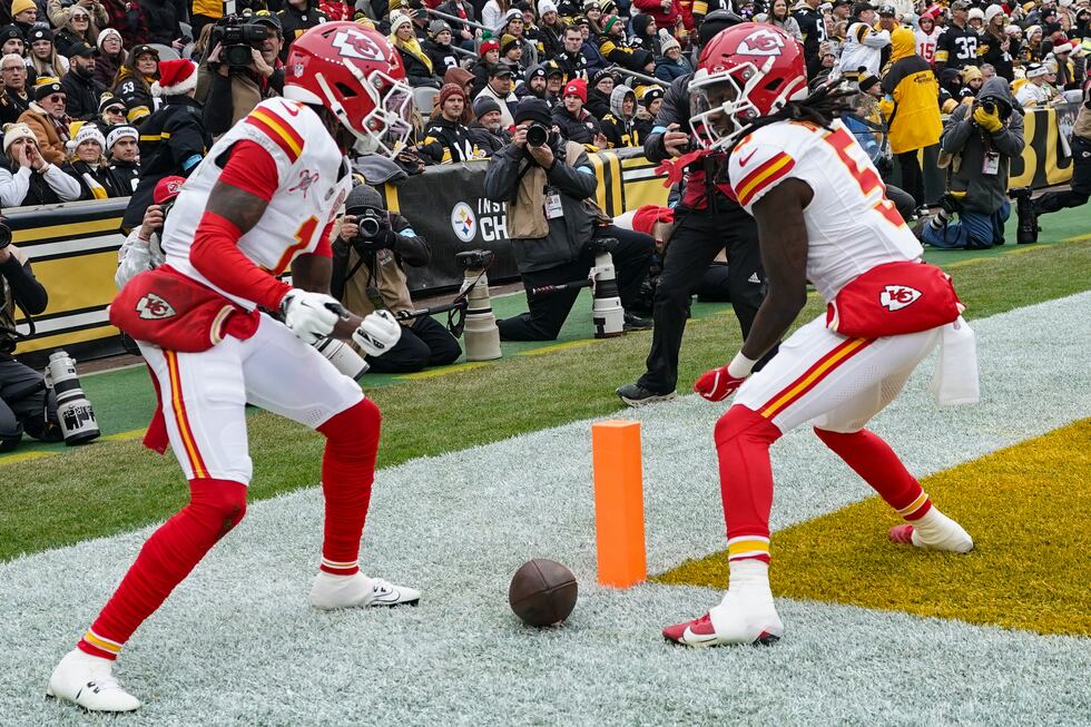 Kansas City Chiefs wide receiver Xavier Worthy (1) celebrates his touchdown with Hollywood...