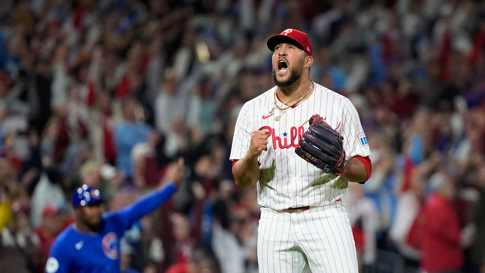 Reports Royals add former All Star reliever Carlos Estévez