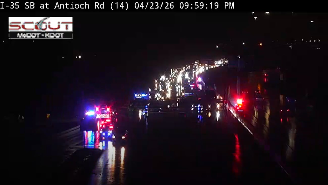 Fatal crash leaves sign down, truck jackknifed across southbound I-35