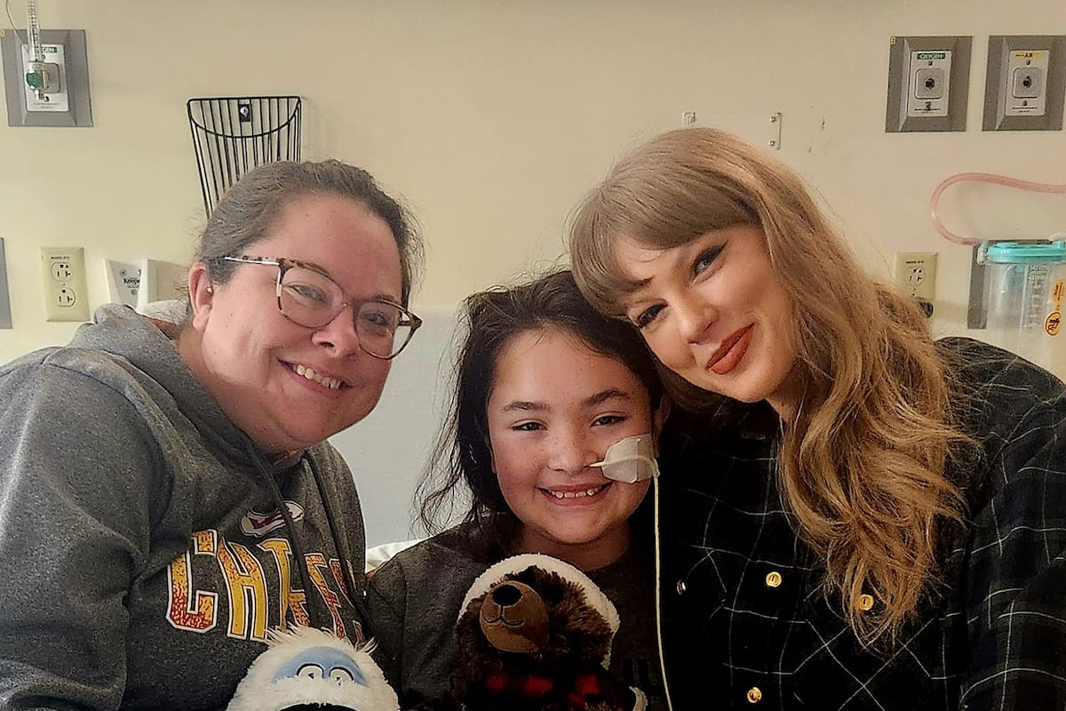 preloaded gallery image