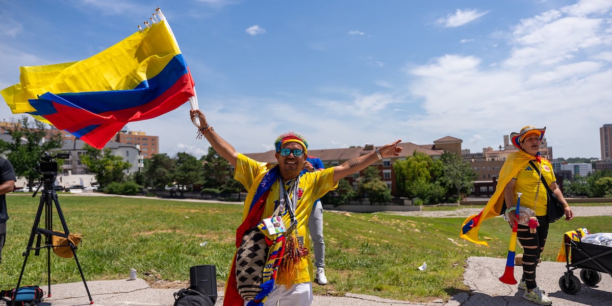 Colombian-owned KC businesses draw fans during World Cup round of 32