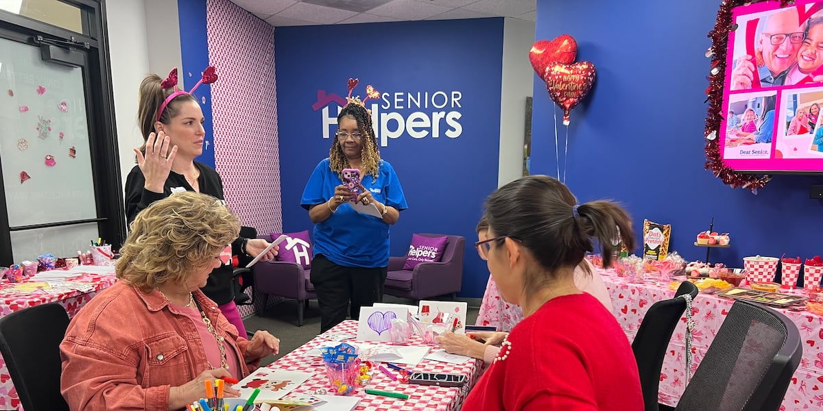 Kansas City volunteers spread love, warm hearts of local seniors for Valentine’s Day Kansas City volunteers spread love, warm hearts of local seniors for Valentine’s Day