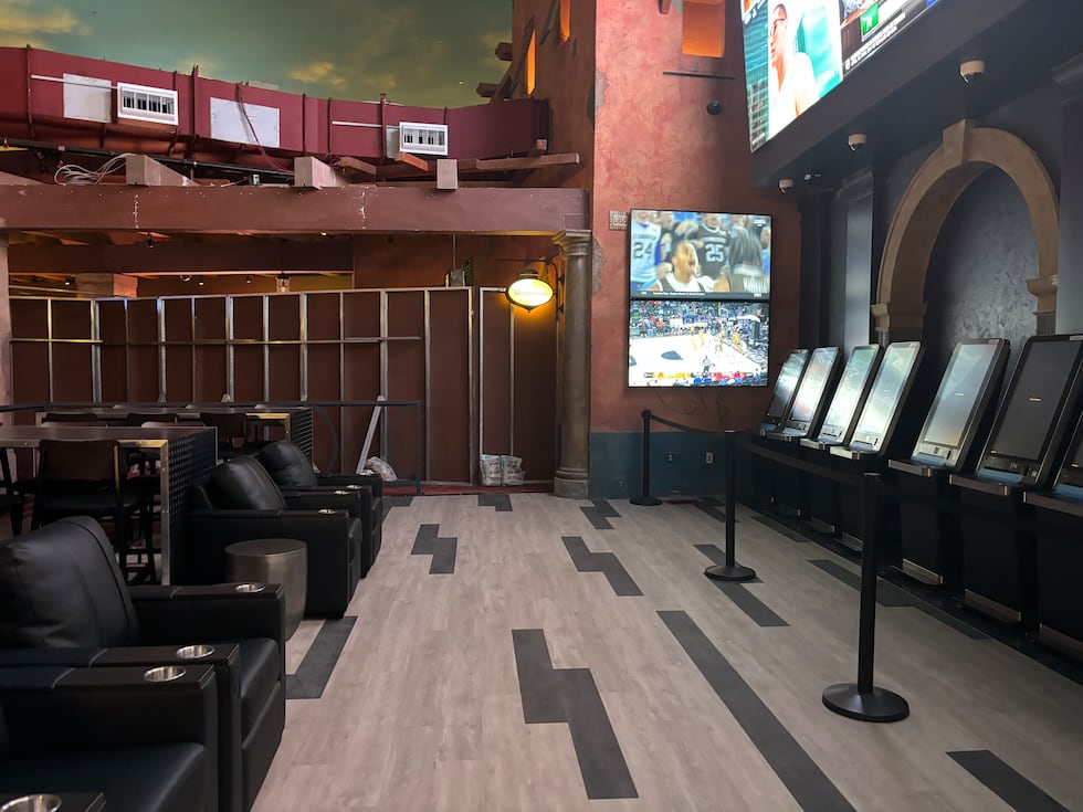 Sports betting officially launched across Missouri Monday morning, allowing fans to place...