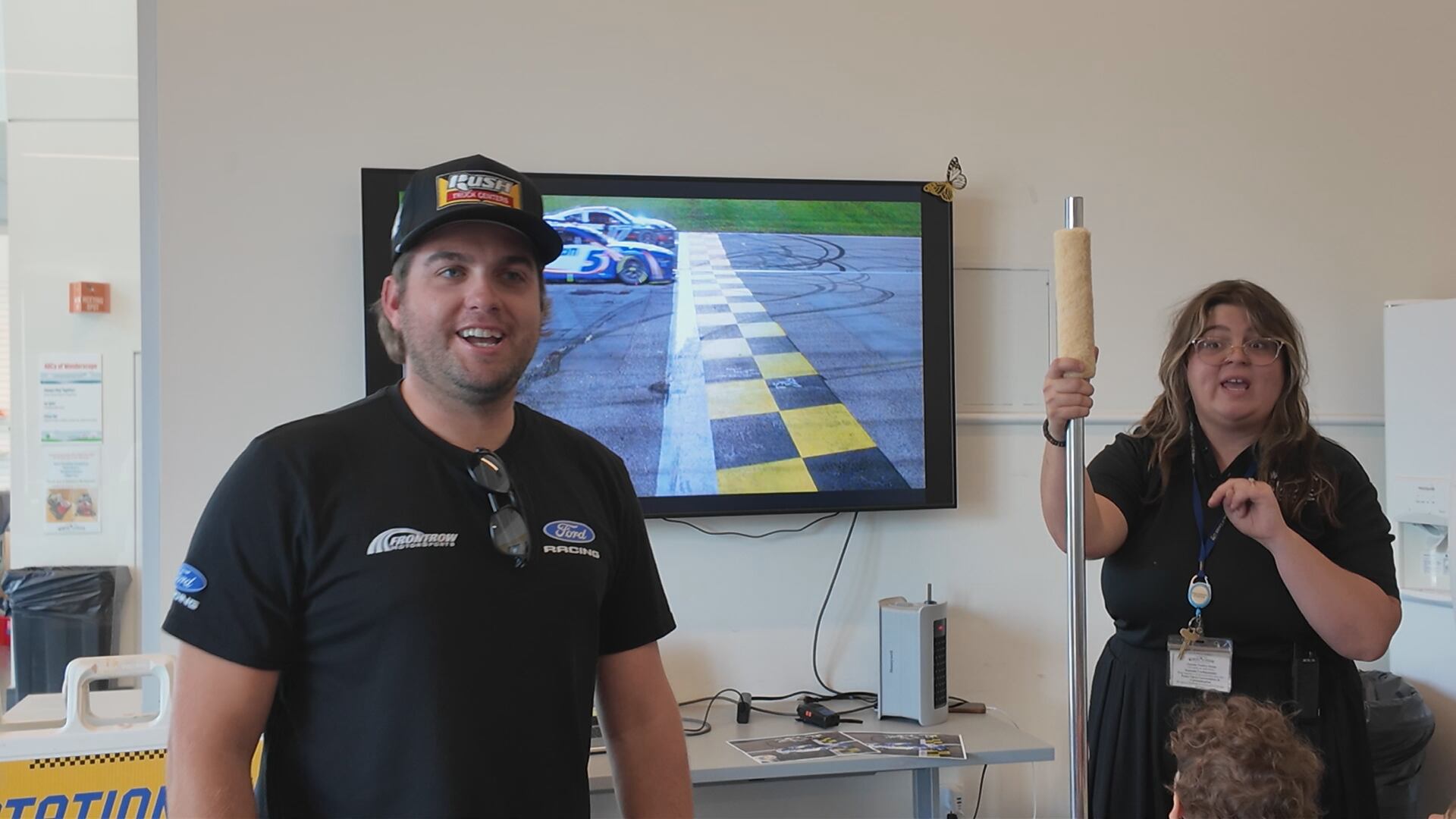 Музей в Канзас-Сити провел научный фестиваль NASCAR с участием гонщика Нойа Грейгсона