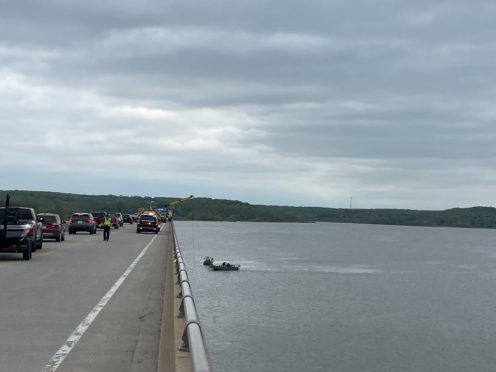 Crews recovering car involved in fatal crash from Truman Lake