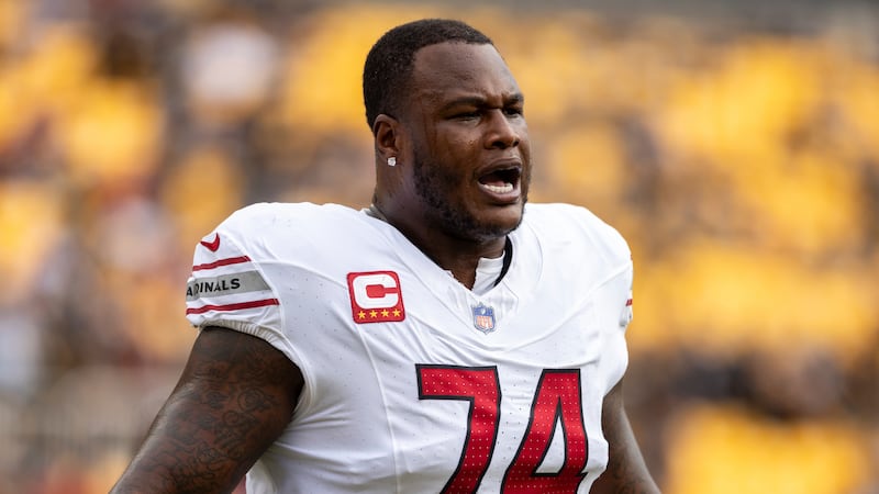 Report: Chiefs sign former Pro Bowl offensive tackle D J Humphries Report: Chiefs sign former Pro Bowl offensive tackle D J Humphries