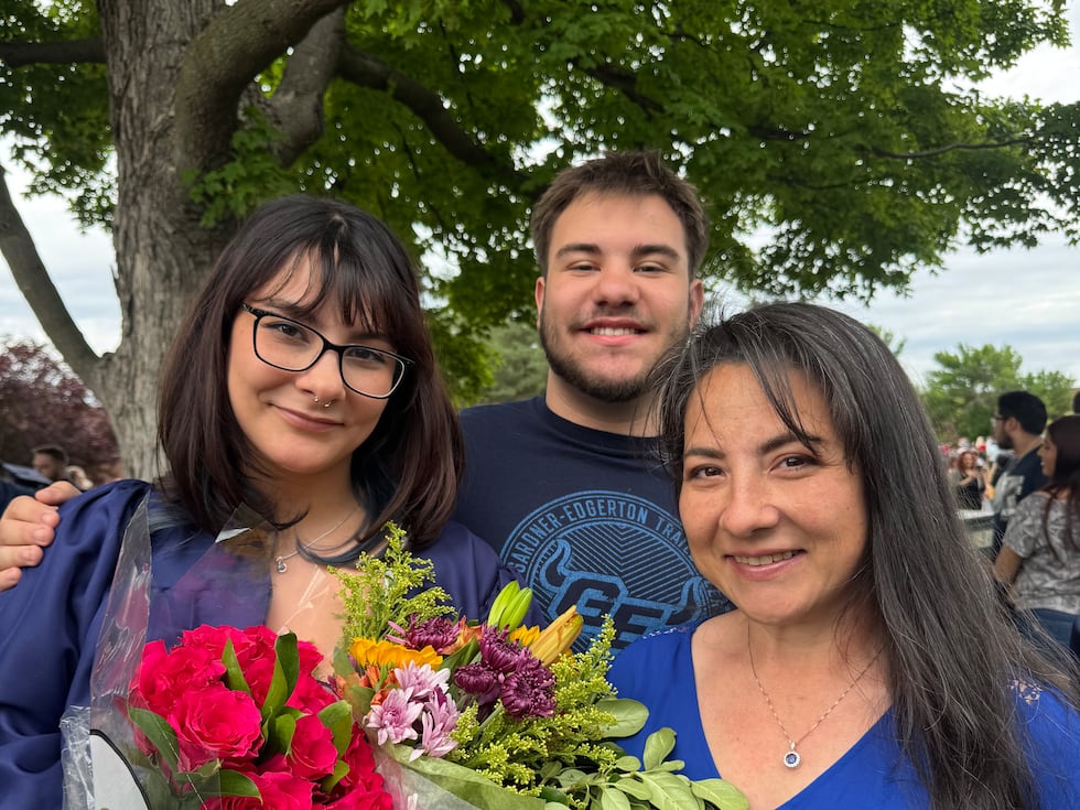Kansas City mom, daughter and son all graduate at the same time