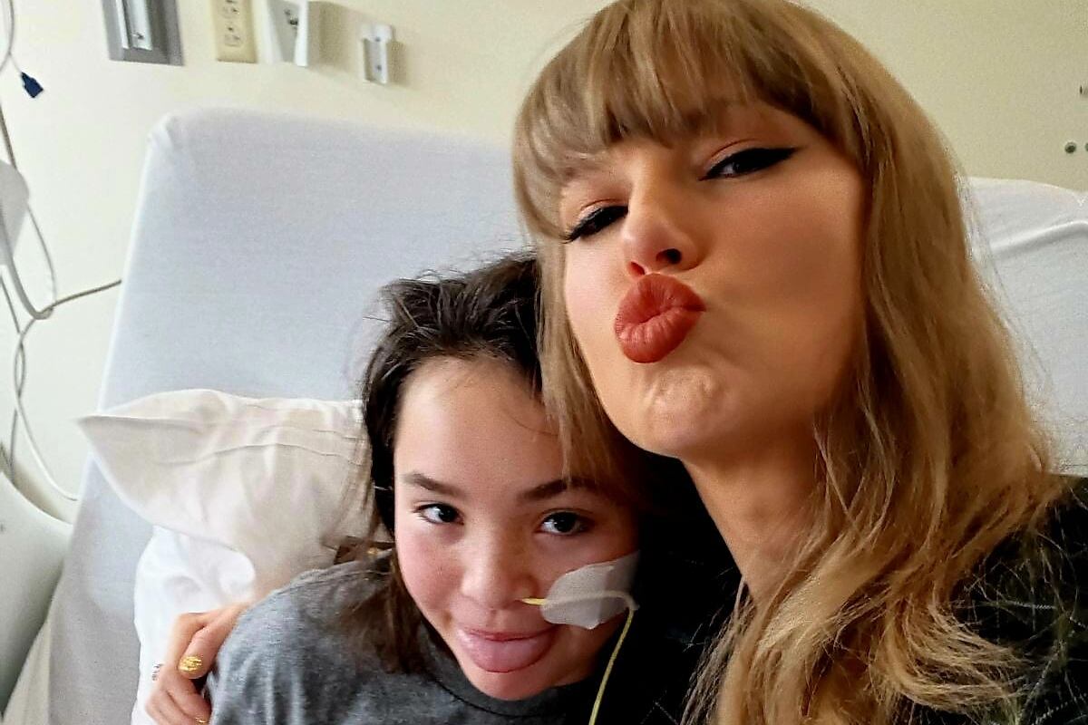 preloaded gallery image