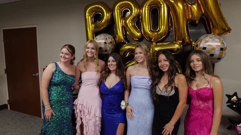 Hospital staff threw a prom in the hospital for a teenager who suffered a severe back injury.