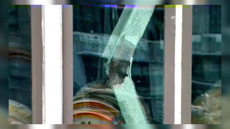 A high-rise is at risk of collapsing. (BROADCASTIFY, WABC, FDNY, HELDER NOZIMA, HEDER NOZIMA,...